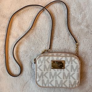 MICHAEL Michael Kors White and Gold Crossbody Bag